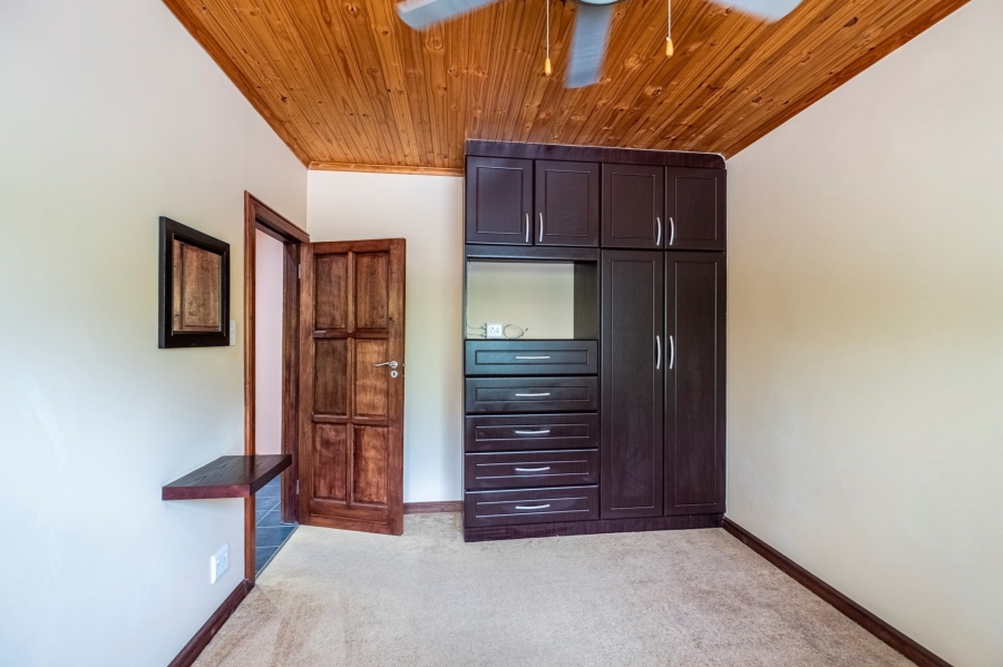 To Let 4 Bedroom Property for Rent in Amsterdamhoek Eastern Cape
